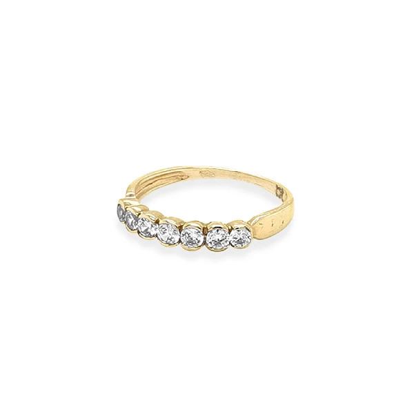 Nhẫn vàng đính đá zircon