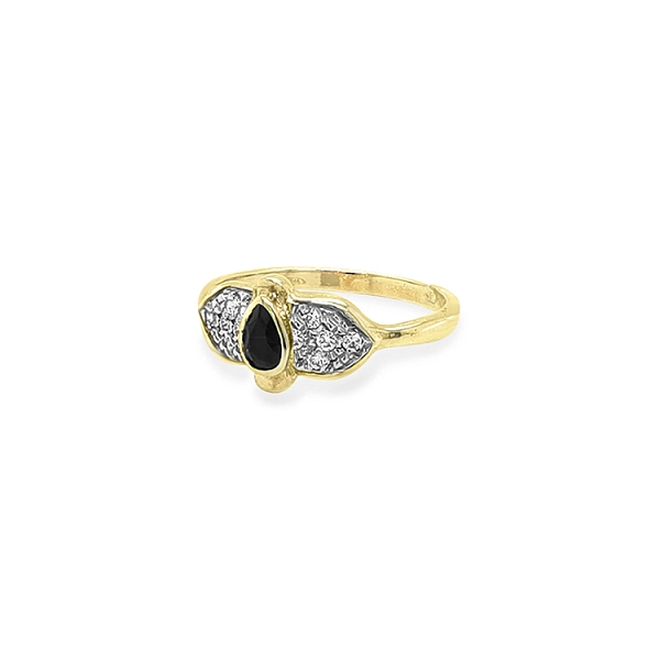 Nhẫn vàng đính đá zircon màu