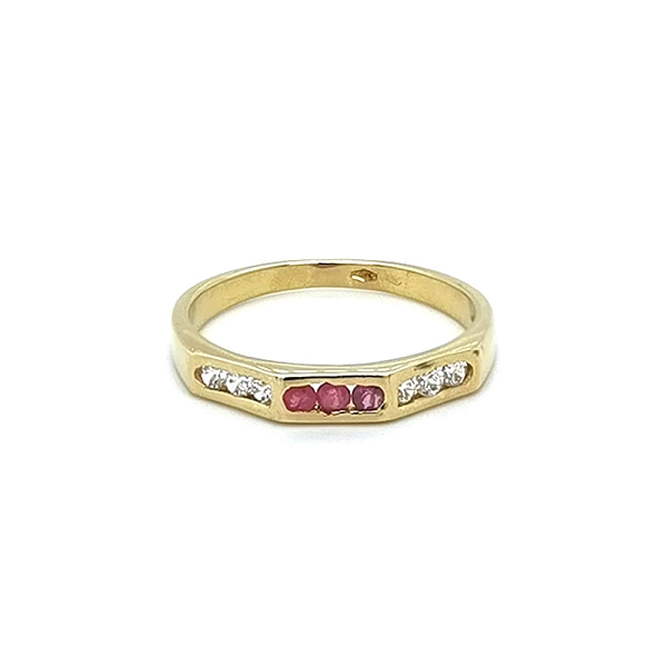 Nhẫn vàng đính đá zircon