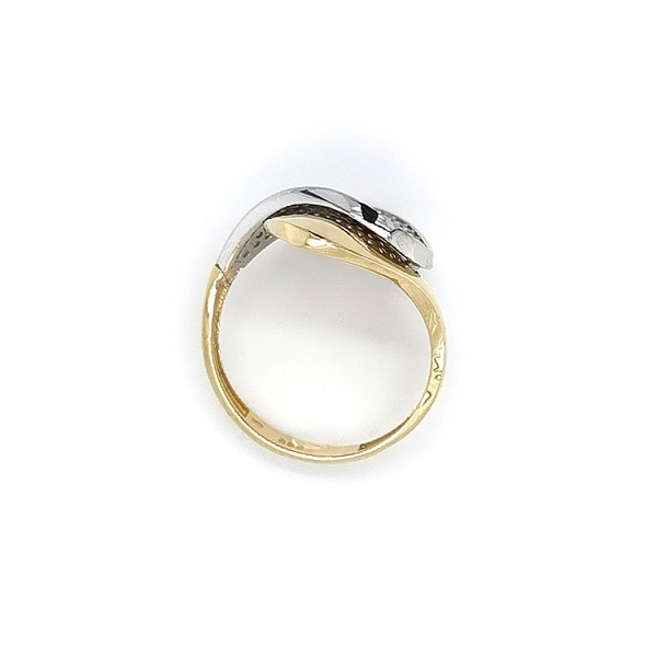 Nhẫn vàng đính đá zircon