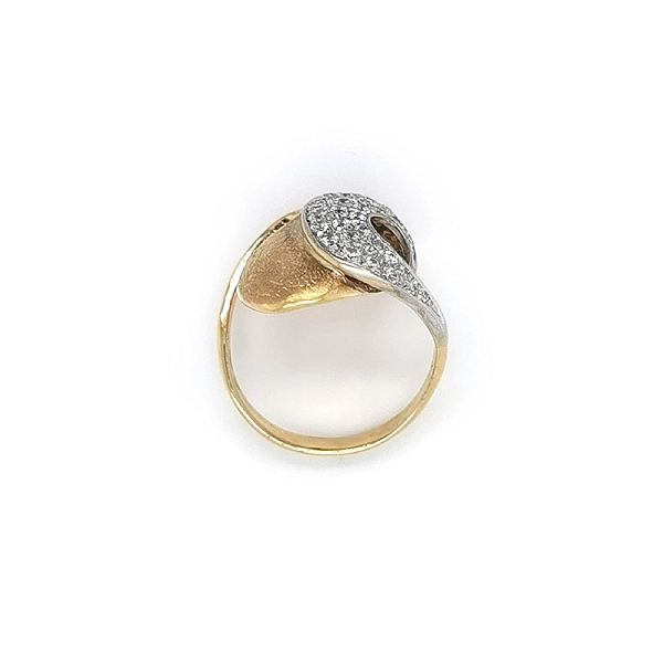 Nhẫn kết hợp vàng và zirconia
