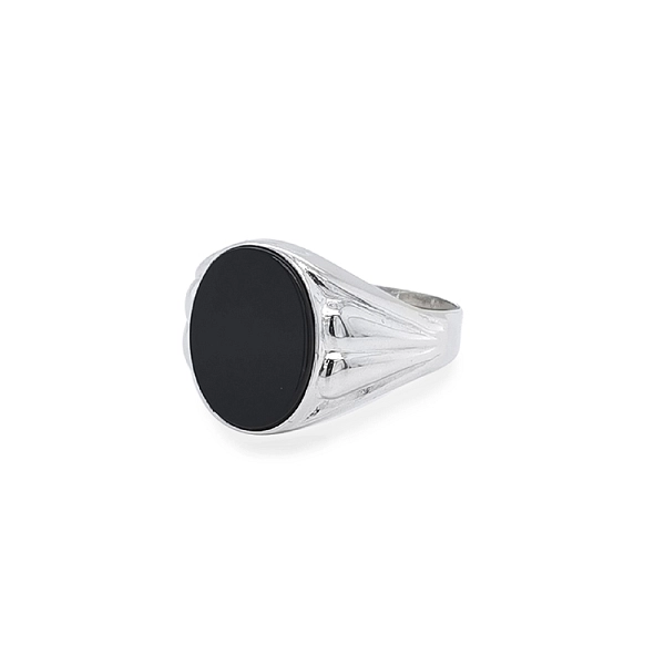 Nhẫn vàng đính đá onyx