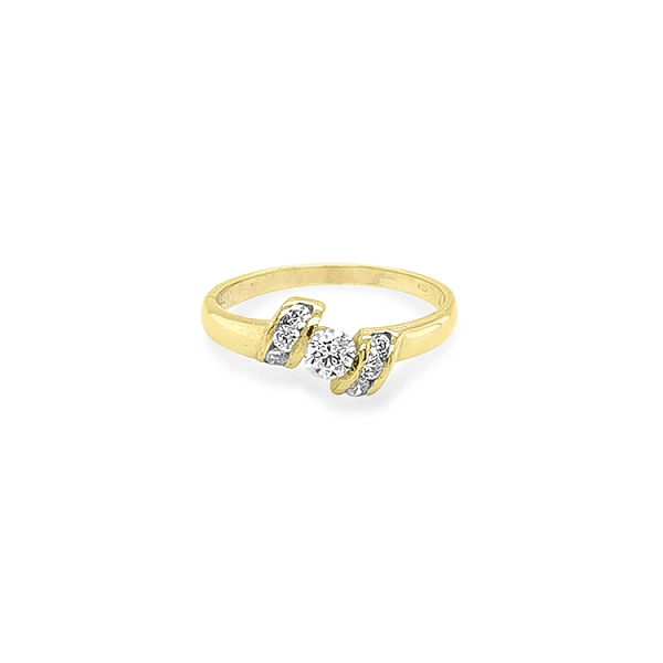 Nhẫn vàng đính đá zircon