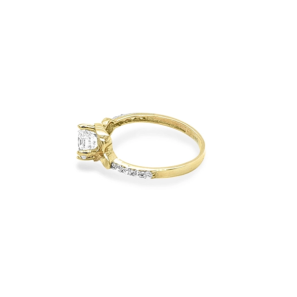 Nhẫn vàng đính đá zircon