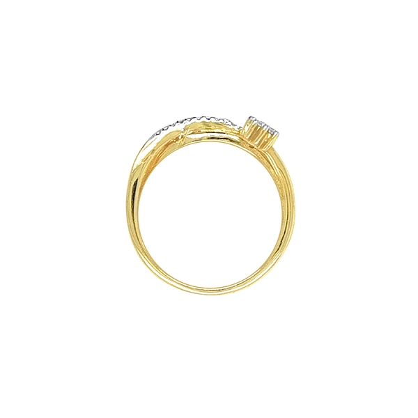 Nhẫn vàng đính đá zircon