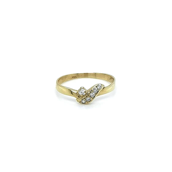 Nhẫn vàng đính đá zircon
