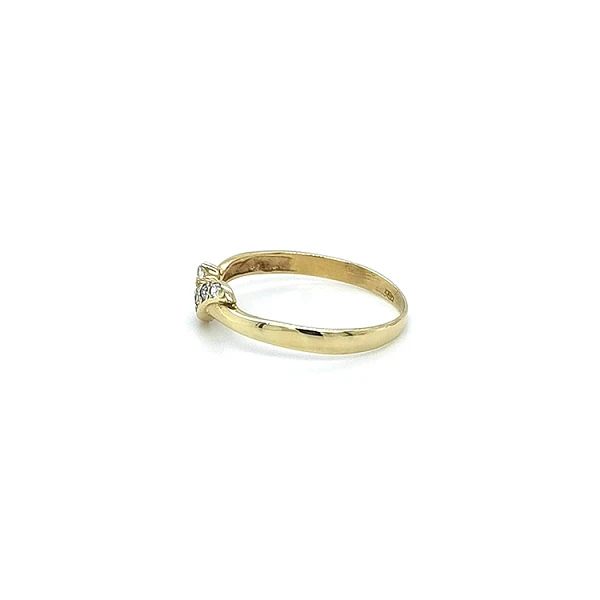Nhẫn vàng đính đá zircon