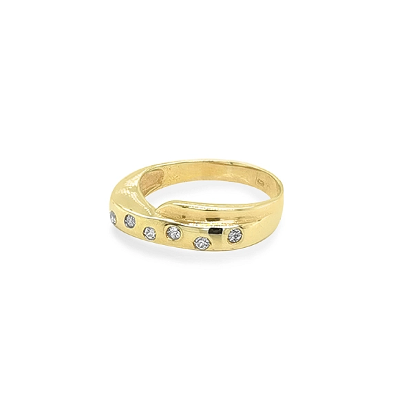 Nhẫn vàng đính đá zircon