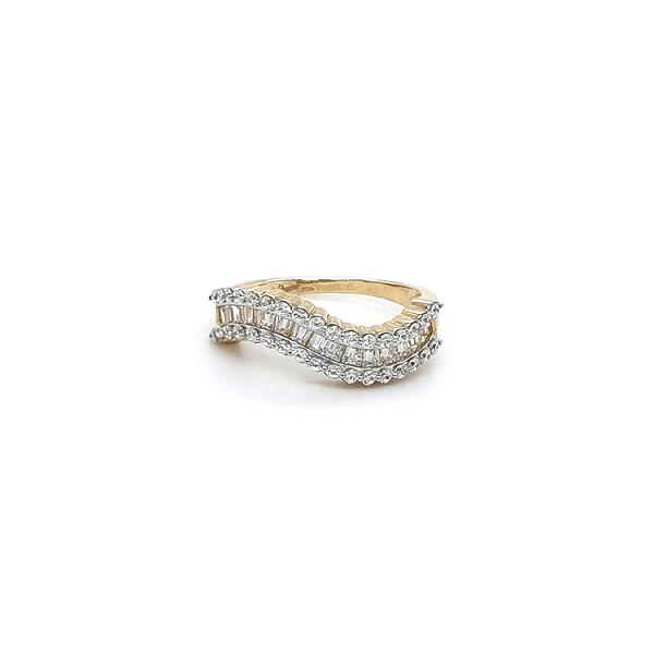 Nhẫn vàng đính đá zircon