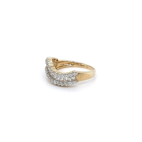 Nhẫn vàng đính đá zircon