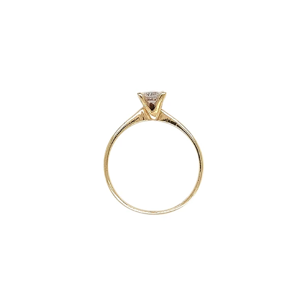 Nhẫn đính hôn bằng vàng với đá zircon