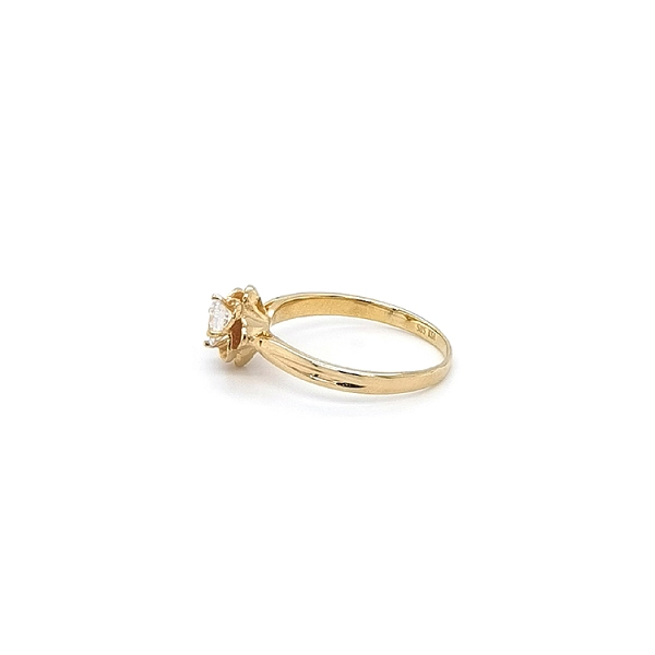 Nhẫn vàng đính đá zircon