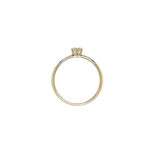 Nhẫn đính hôn bằng vàng với đá zircon