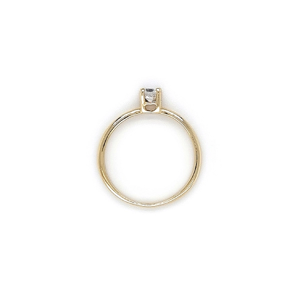 Nhẫn đính hôn bằng vàng với đá zircon