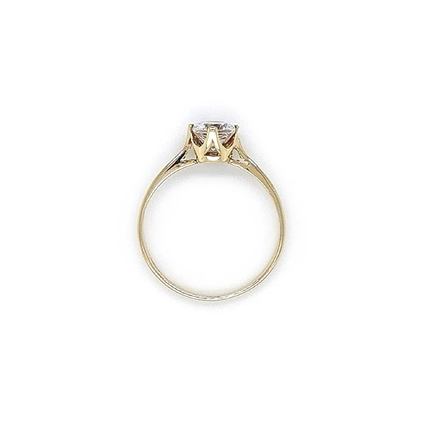 Nhẫn đính hôn bằng vàng với đá zircon