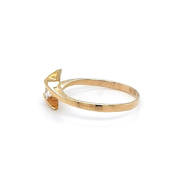 Nhẫn vàng đính đá zircon
