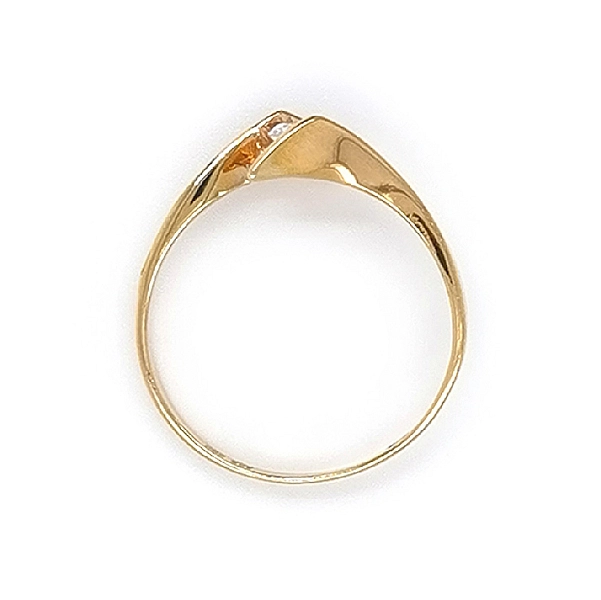 Nhẫn vàng đính đá zircon
