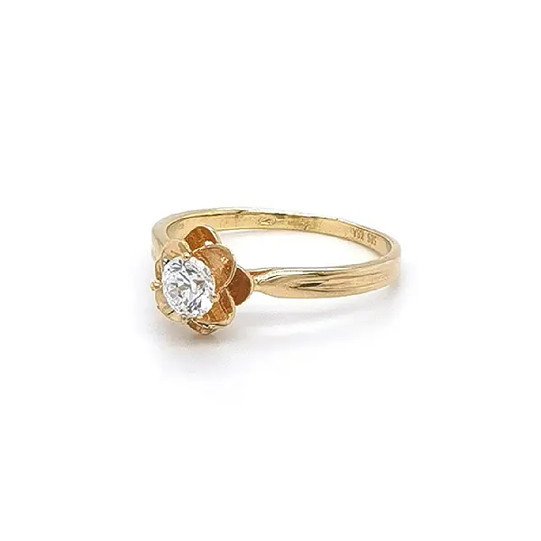 Nhẫn vàng hoa với đá zircon