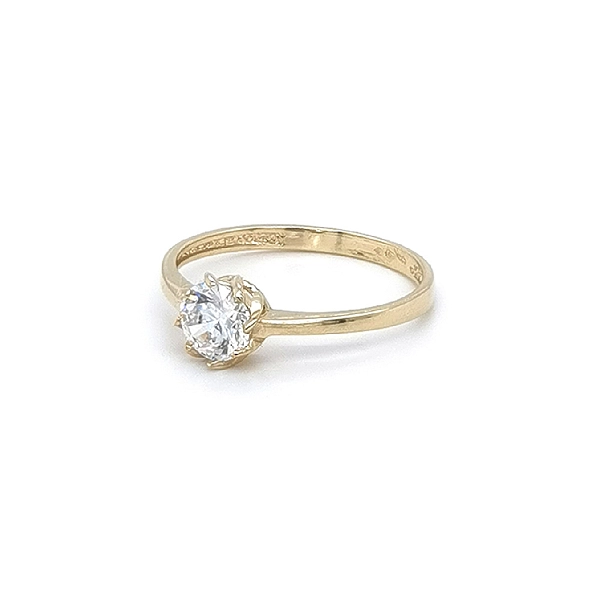 Nhẫn đính hôn bằng vàng với đá zircon