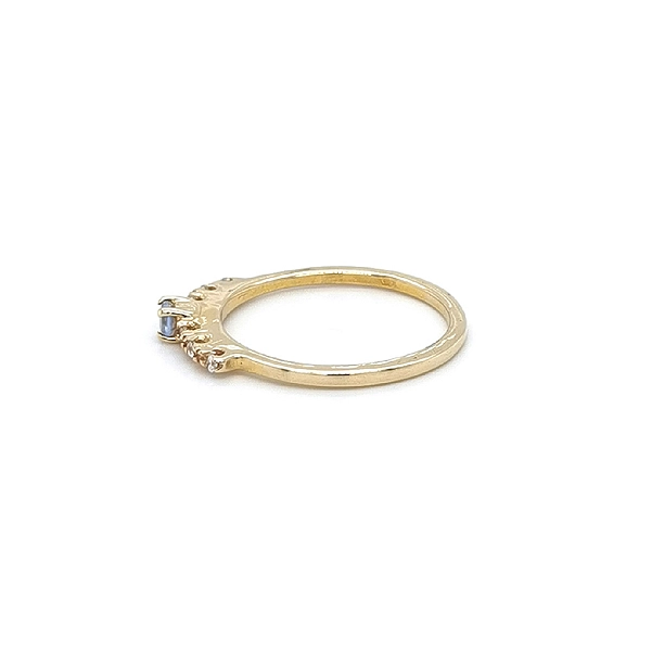 Nhẫn vàng đính đá topaz xanh
