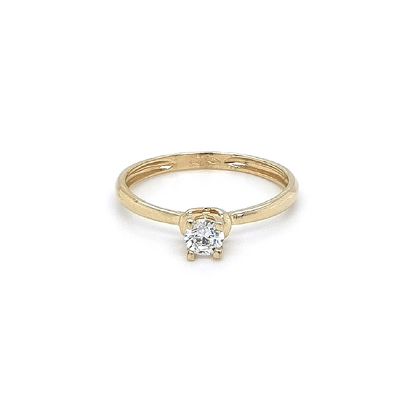 Nhẫn đính hôn bằng vàng với đá zircon