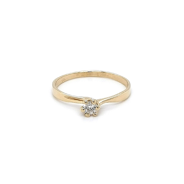 Nhẫn đính hôn bằng vàng với đá zircon