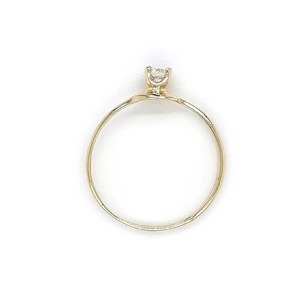 Nhẫn đính hôn bằng vàng với đá zircon