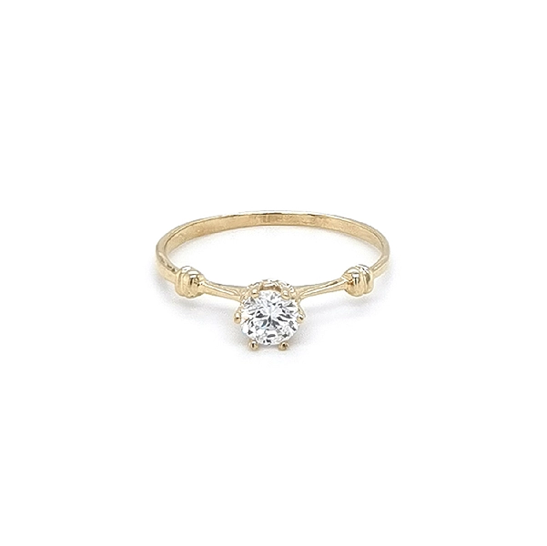 Nhẫn đính hôn bằng vàng với đá zircon