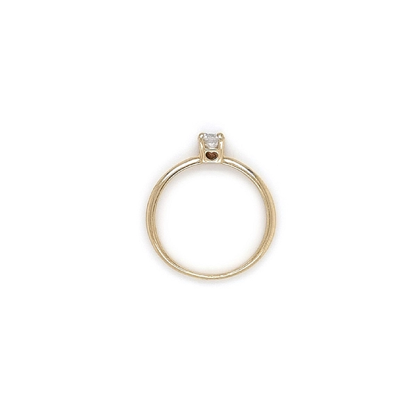 Nhẫn đính hôn bằng vàng với đá zircon