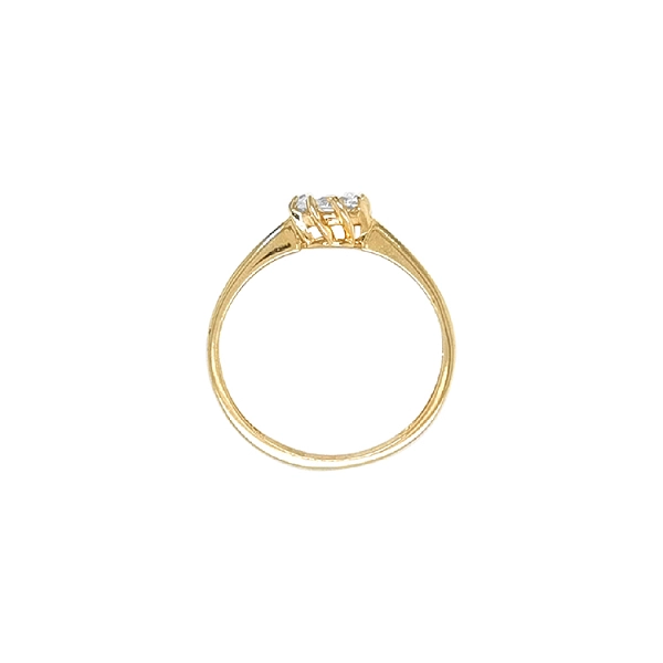 Nhẫn đính hôn bằng vàng với đá zircon