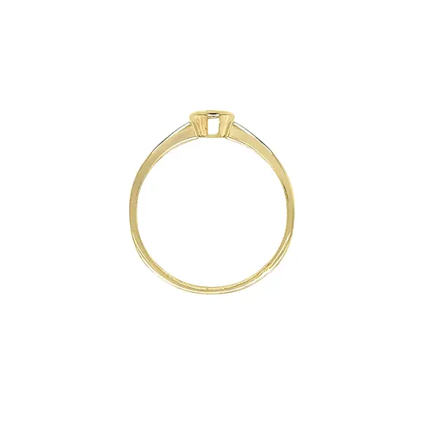 Nhẫn đính hôn bằng vàng với đá zircon