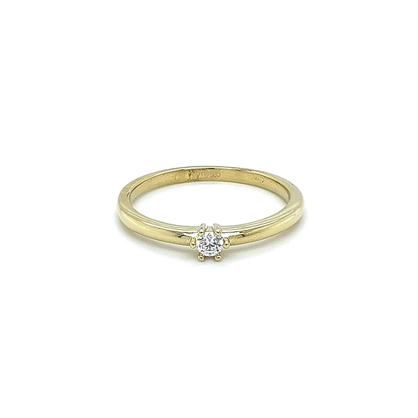 Nhẫn đính hôn bằng vàng với đá zircon
