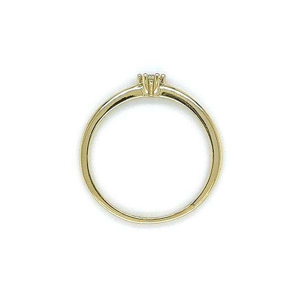 Nhẫn đính hôn bằng vàng với đá zircon