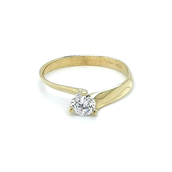 Nhẫn đính hôn bằng vàng với đá zircon