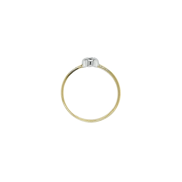 Nhẫn đính hôn bằng vàng với đá zircon