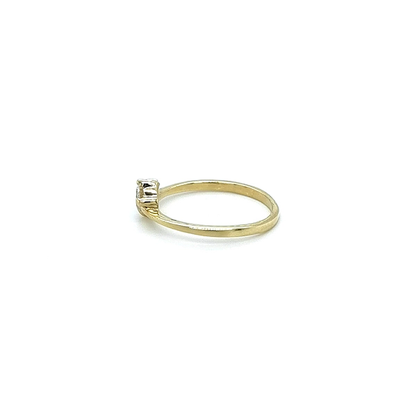 Nhẫn vàng đính đá zircon