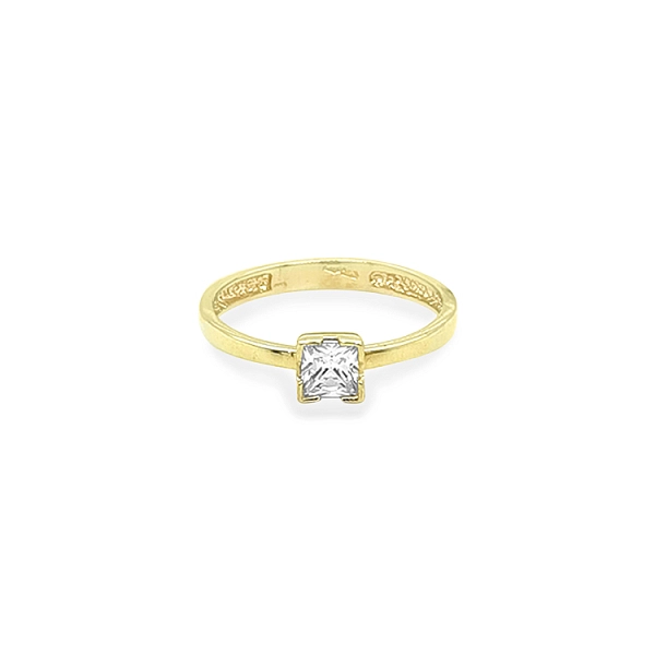 Nhẫn đính hôn bằng vàng với đá zircon