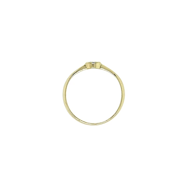 Nhẫn đính hôn bằng vàng với đá zircon