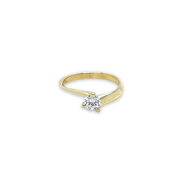 Nhẫn đính hôn bằng vàng có đá cubic zirconia