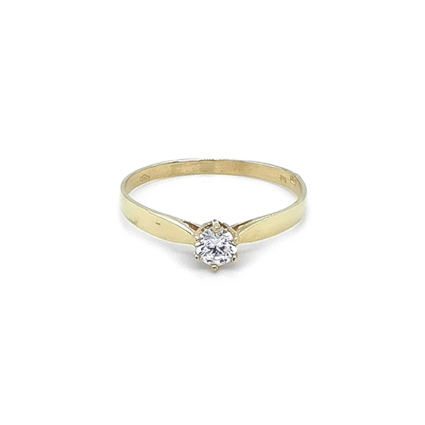Nhẫn đính hôn bằng vàng với đá zircon