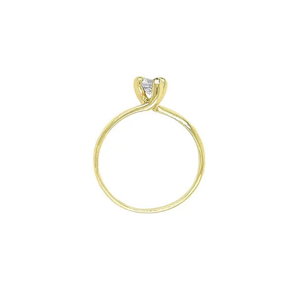 Nhẫn đính hôn bằng vàng với đá zircon