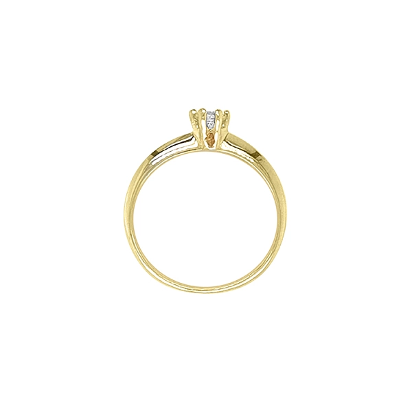 Nhẫn đính hôn bằng vàng với đá zircon