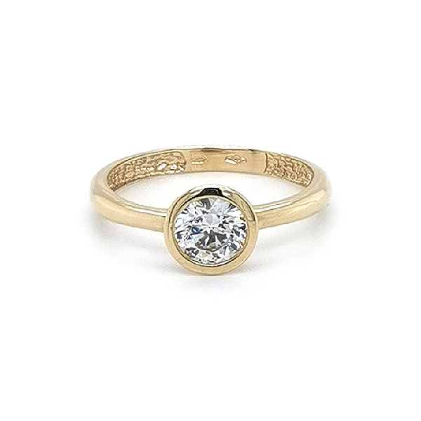 Nhẫn đính hôn bằng vàng với đá zircon