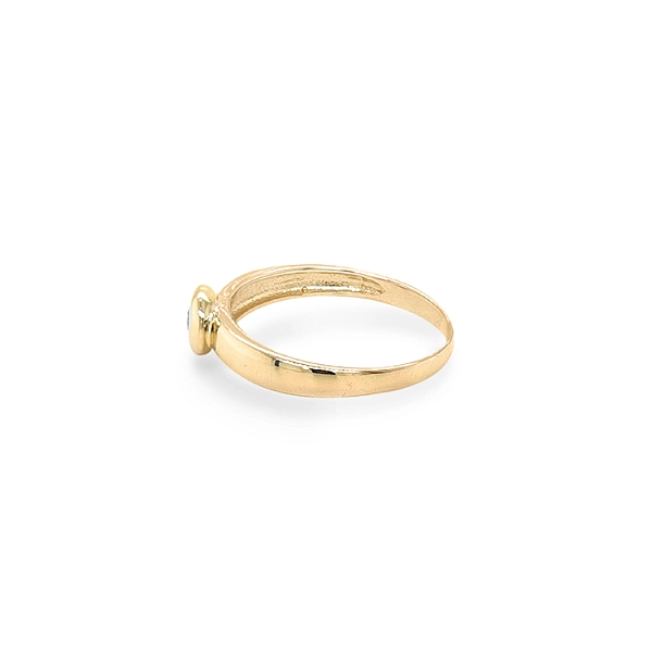 Nhẫn đính hôn bằng vàng với đá zircon