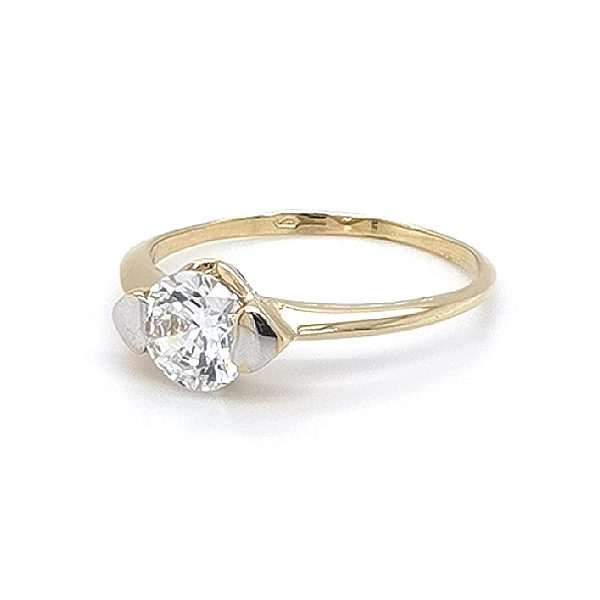 Nhẫn đính hôn bằng vàng với đá zircon