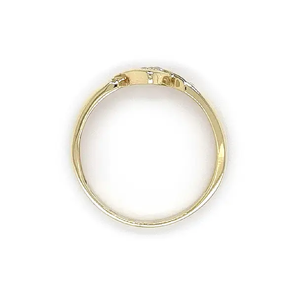 Nhẫn đính hôn bằng vàng với đá zircon