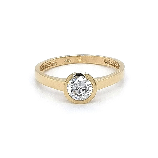 Nhẫn đính hôn bằng vàng với đá zircon
