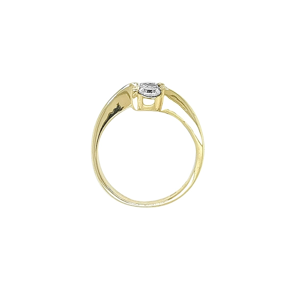 Nhẫn vàng đính đá zircon