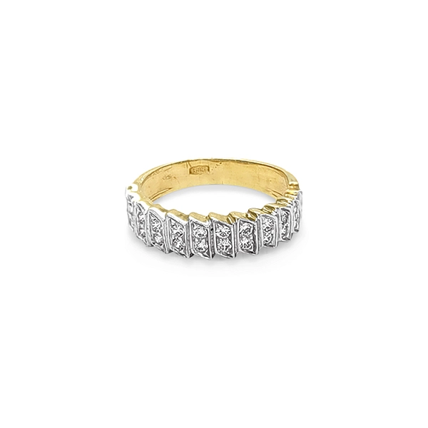 Nhẫn vàng đính đá zircon làm từ vàng kết hợp