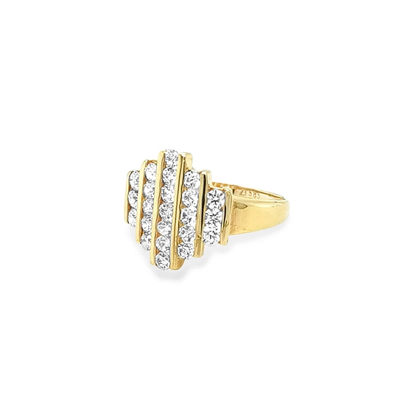 Nhẫn vàng đính đá zircon